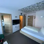 Atrium Garni Hotel 3*