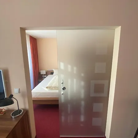 Отель Atrium Garni 3*