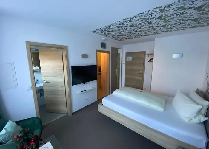 Atrium Garni Hotel 3*